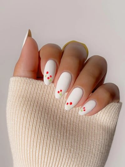 unghie bianche estive ciliegie